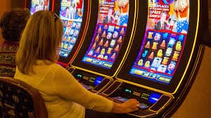 Lightning Dice live broadcast on jagoan303 slot showing three dice and betting board
